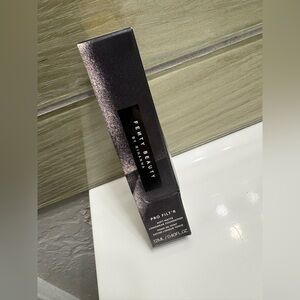 Fenty Beauty Pro Filt'r Matte Foundation - Black and Silver